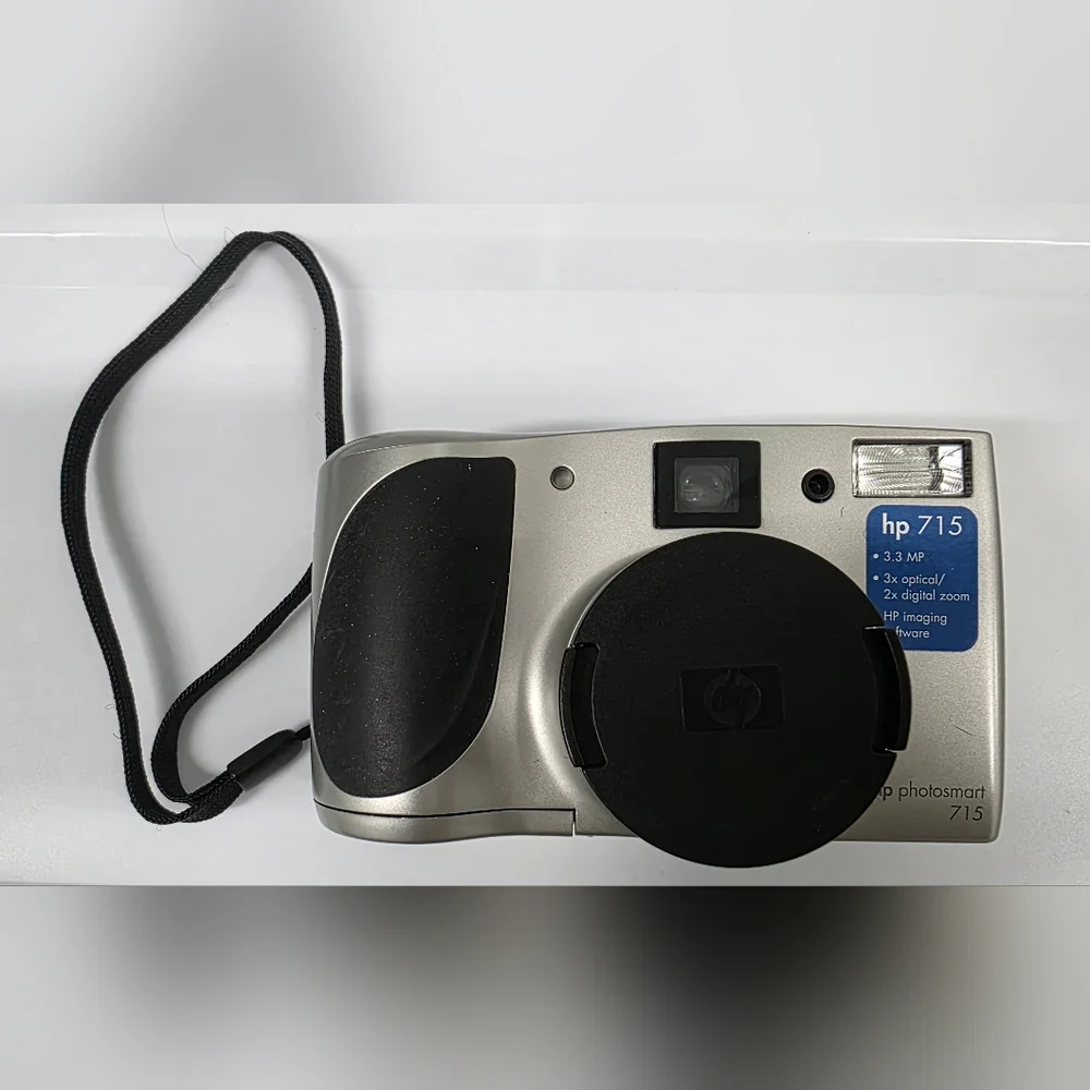 HP Photosmart 715 Digital Camera with Tamrac Camera Bag Vintage Nostalgia!